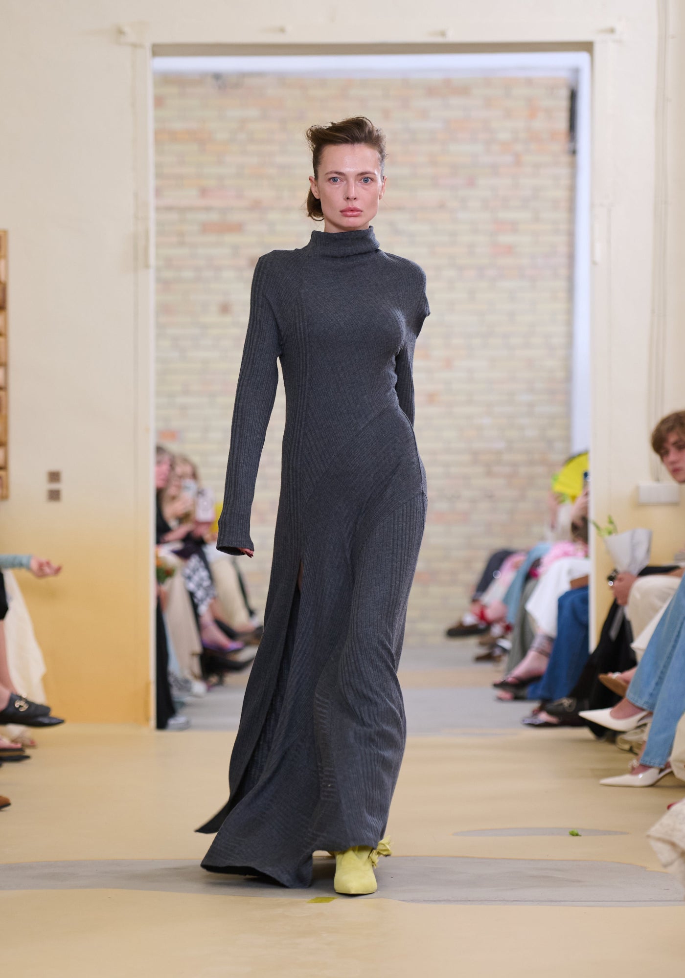 Grey knitted asymmetric dress