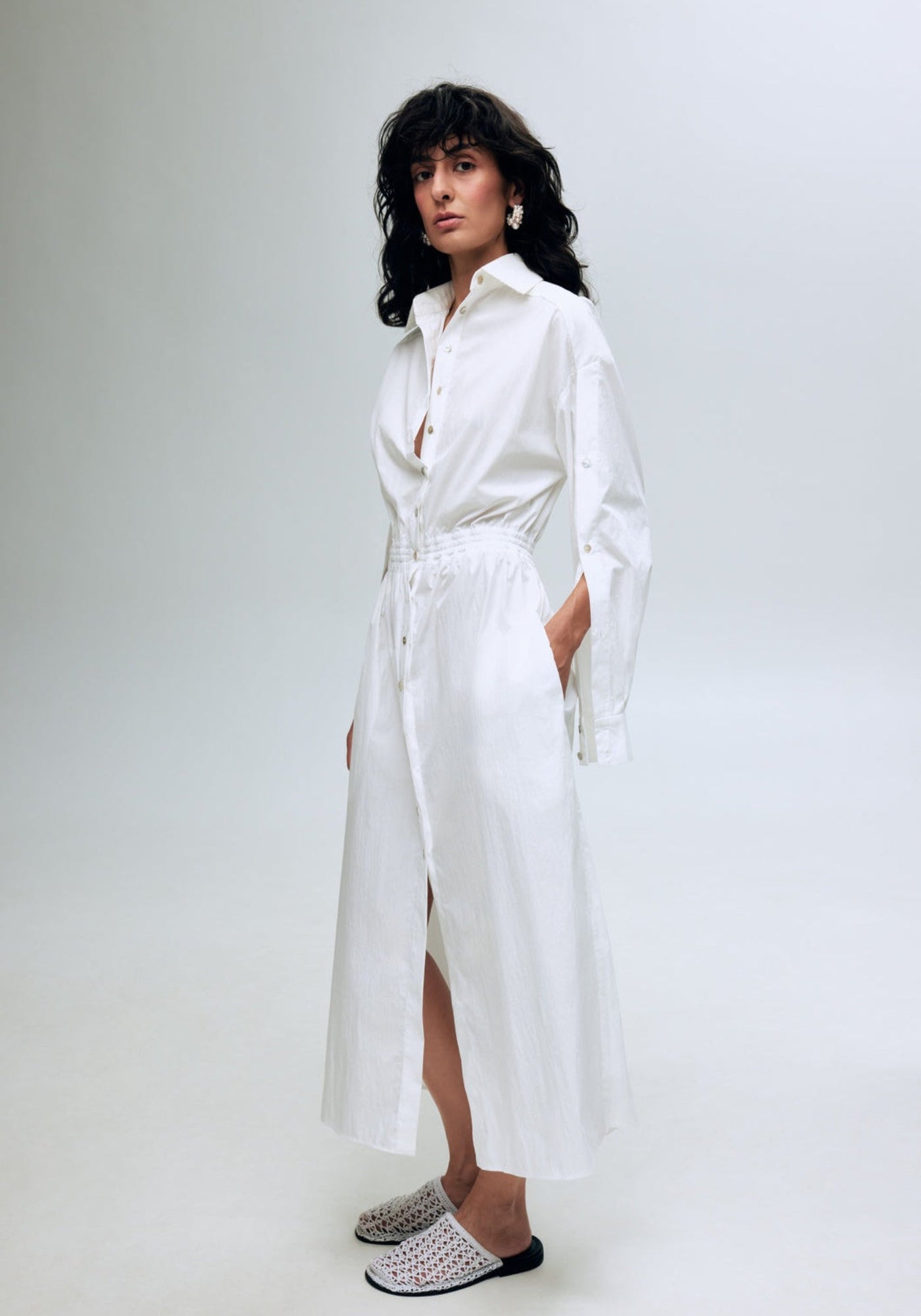 White shoes with rice embroidery