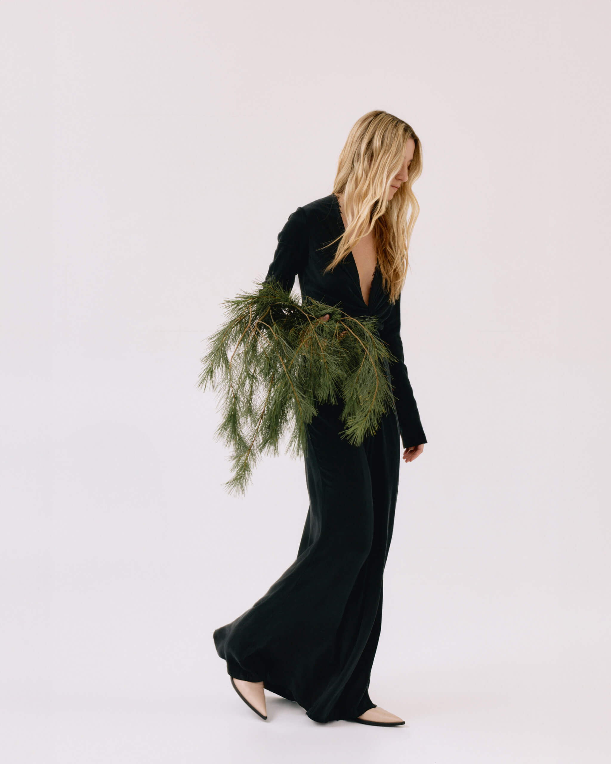 Twisted knot black maxi dress