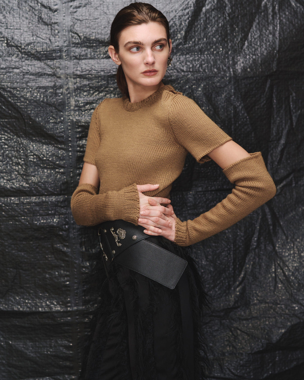 Camel knitted top with detachable sleeves