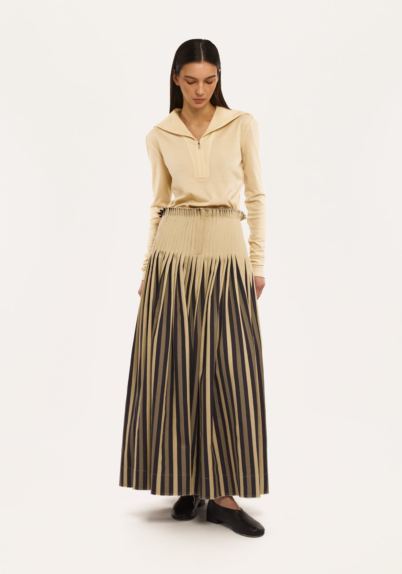 Vanilla jumper on zipper