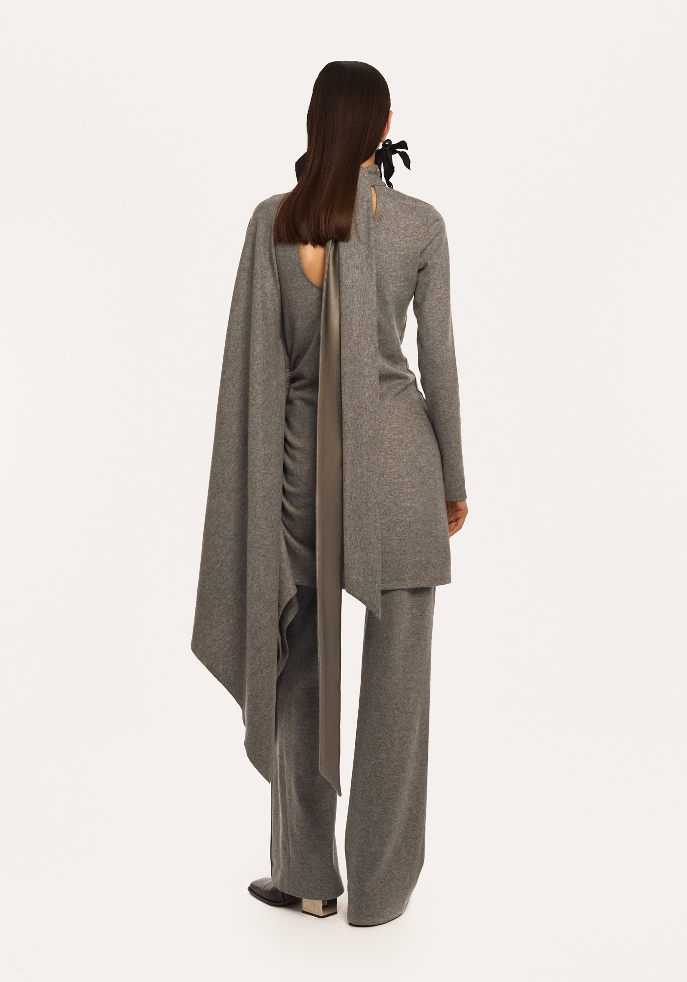 Grey knitted wool pants with a silk belt