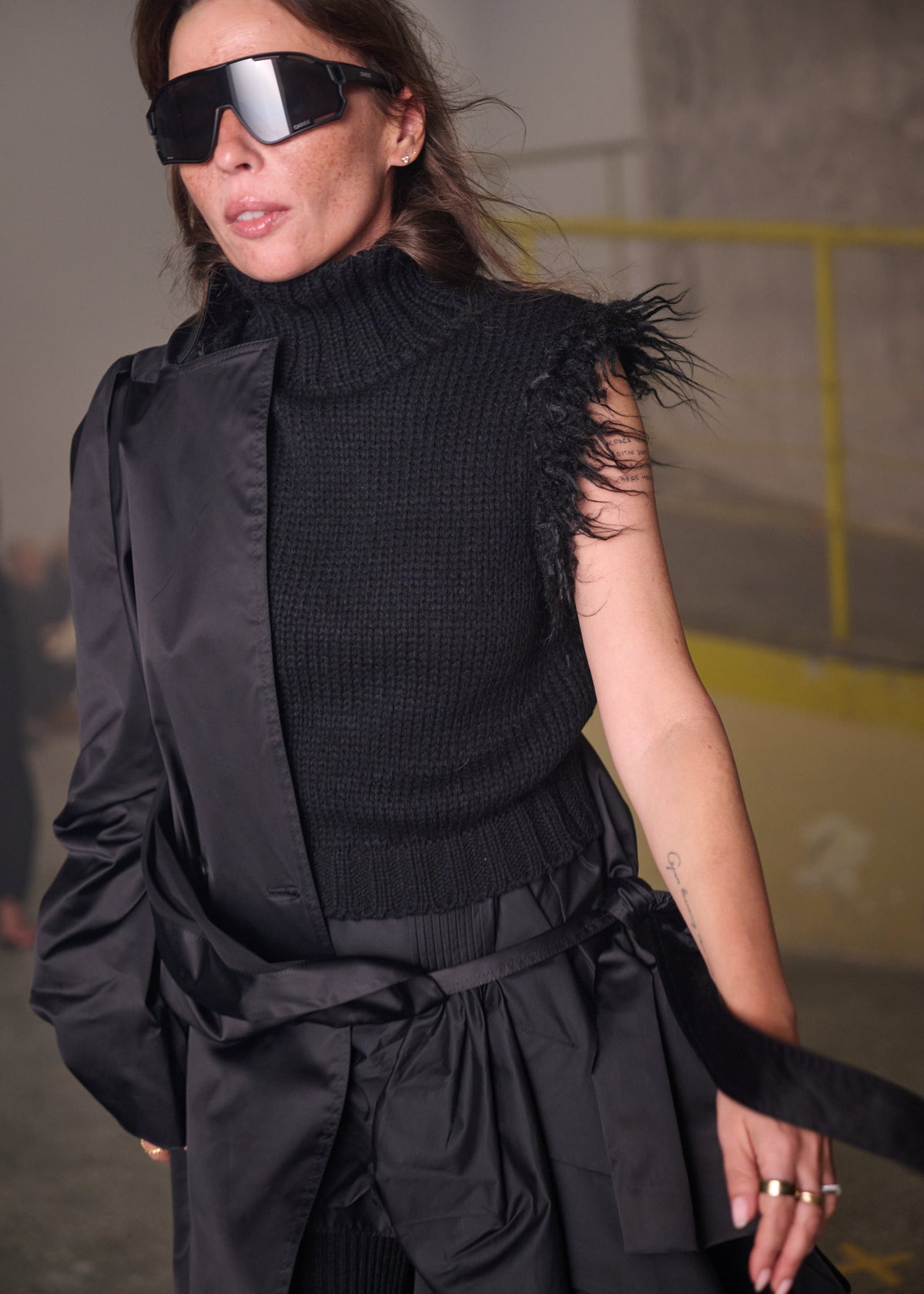 Knitted vest with fur
