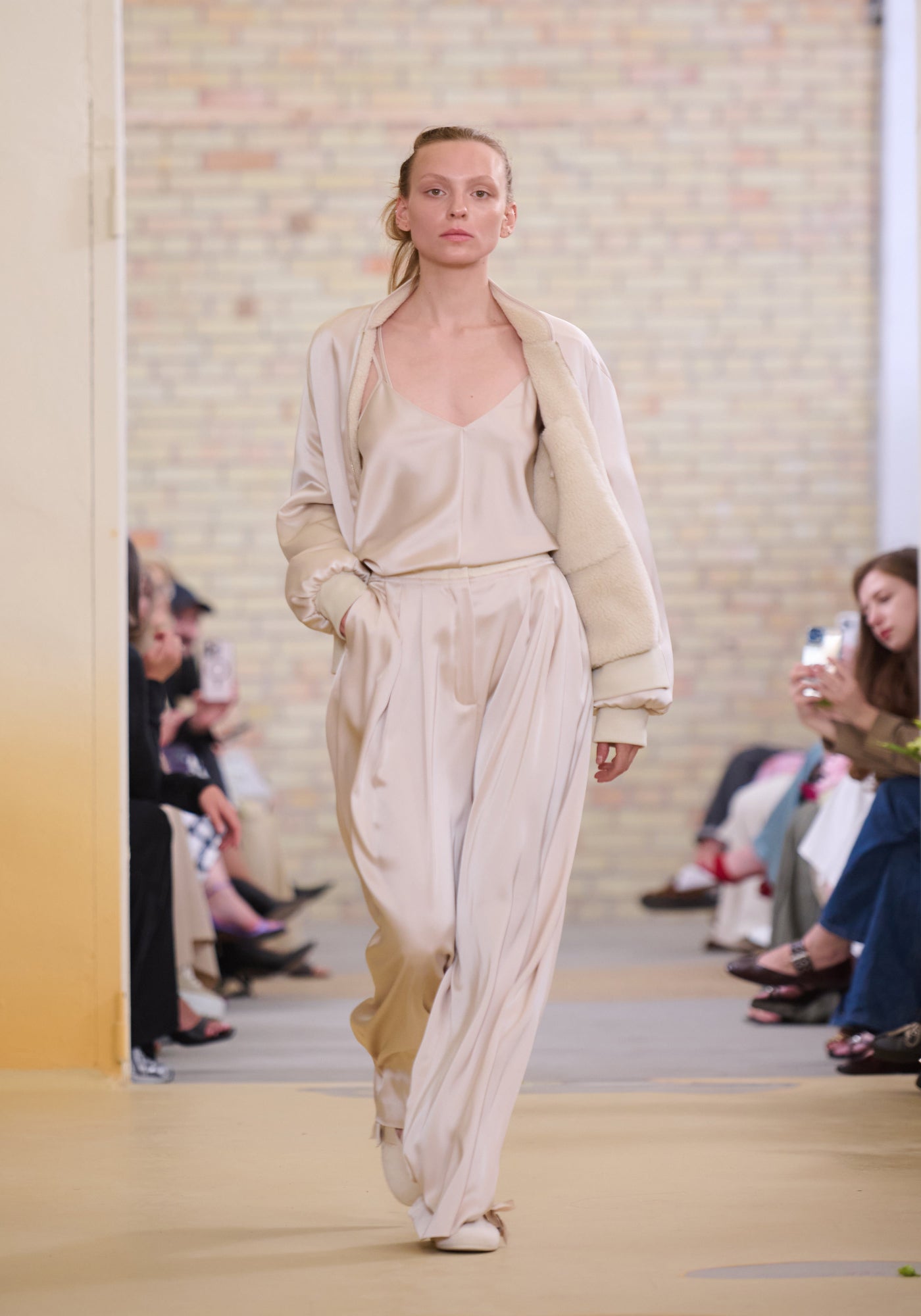 Silk beige pants