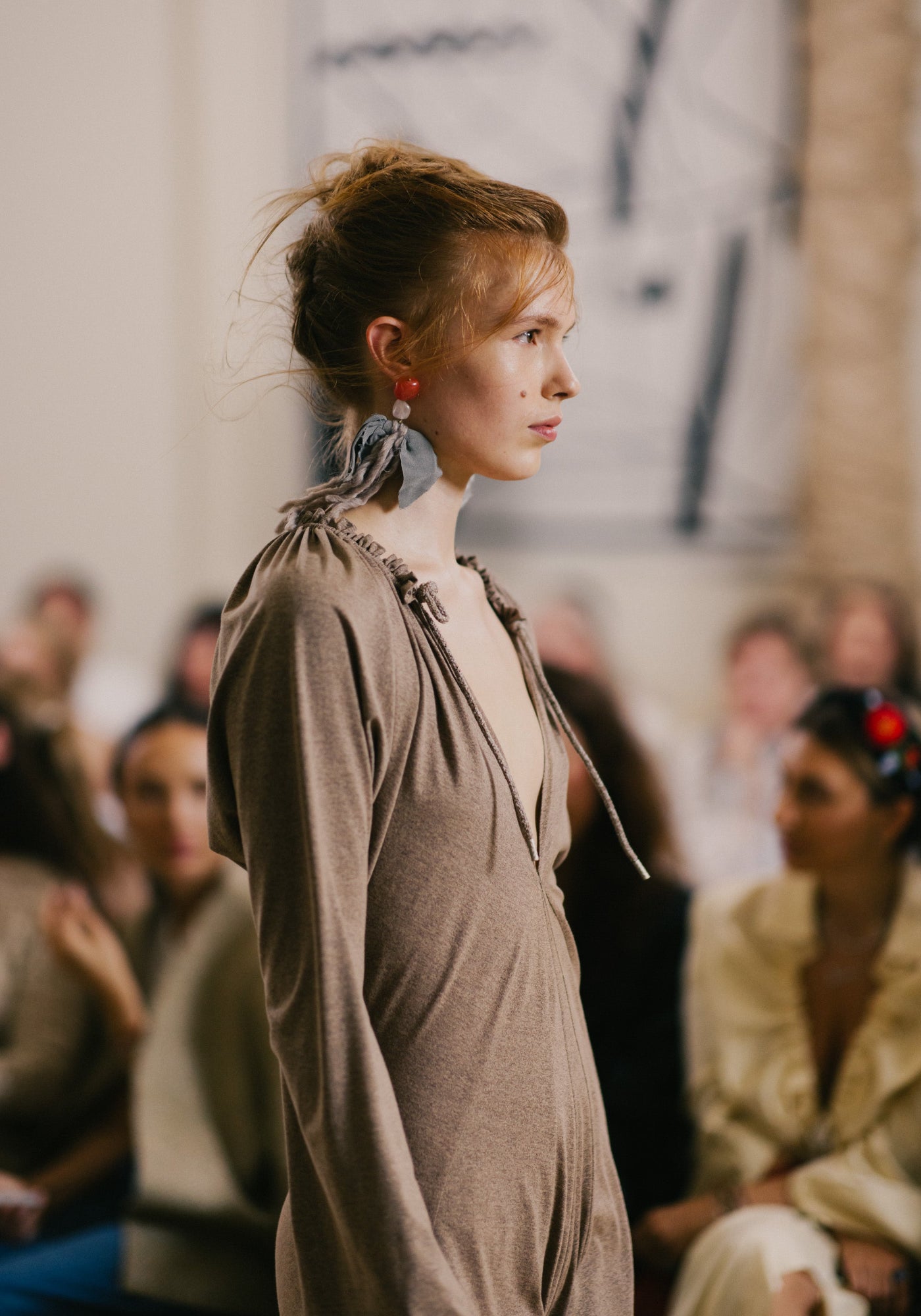 Grey earrings with quartz