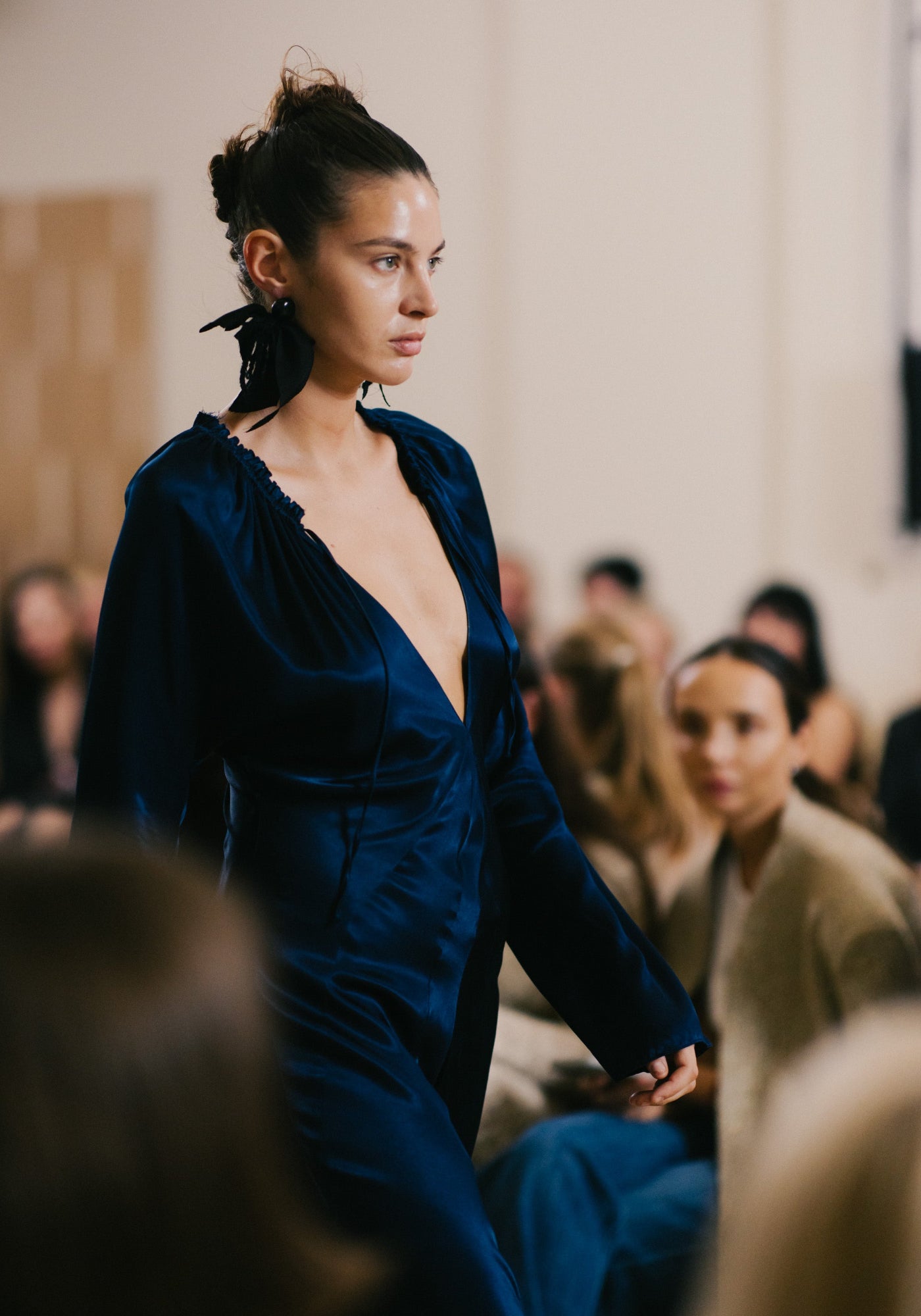 Black earrings with agate